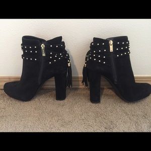Black heels size 7.5 M super cute great condition!